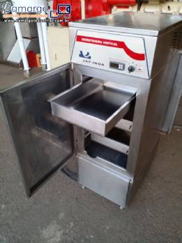 Derretedeira vertical em inox com 3 bandejas Jaf Inox 30 kg