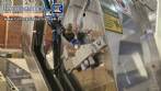 Alimentador posicionador abastecedor vibrat�rio em a�o inox de tampas TecnoEnvase TAG 5000